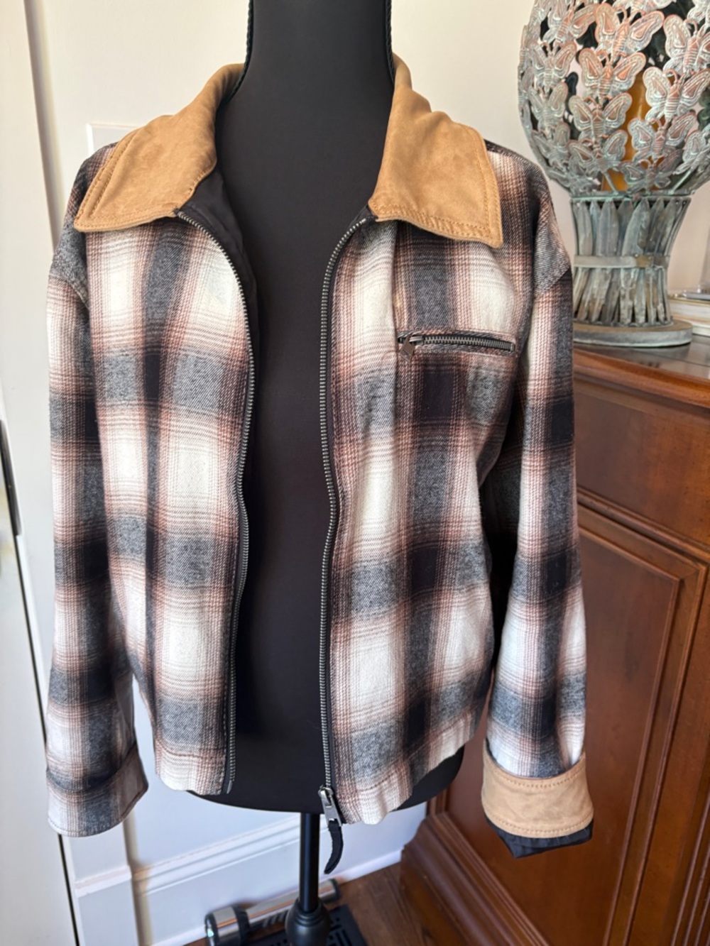 Like new Evereve Plaid Zip-Front Jacket with Tan Suede Collar